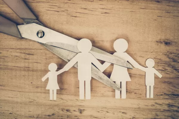 Ko’alia kona-ba Família Loos - Husik Kazamentu Ne’ebé Ladi’ak